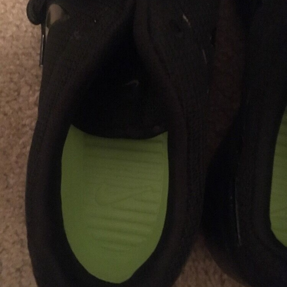 NIKE Rosherun Running Walking Shoes Women’s Size 11 Black - Picture 2 of 13